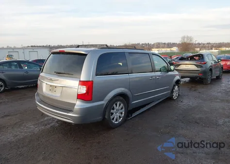 2016 Chrysler Town & Country Touring z USA, uszkodzony, nr VIN 2C4RC1BG8GR288672